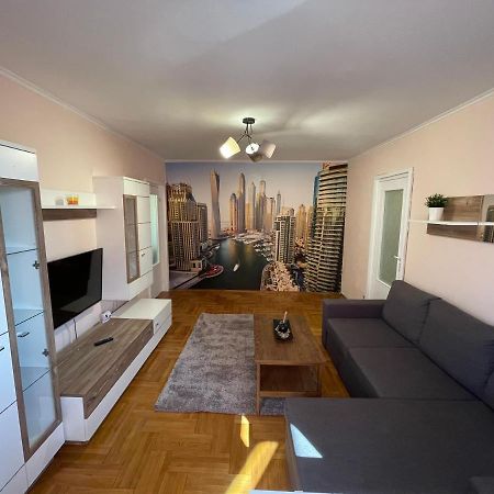 Soho Apartment Fagaras - 1 Bedroom & Extensible Couch المظهر الخارجي الصورة