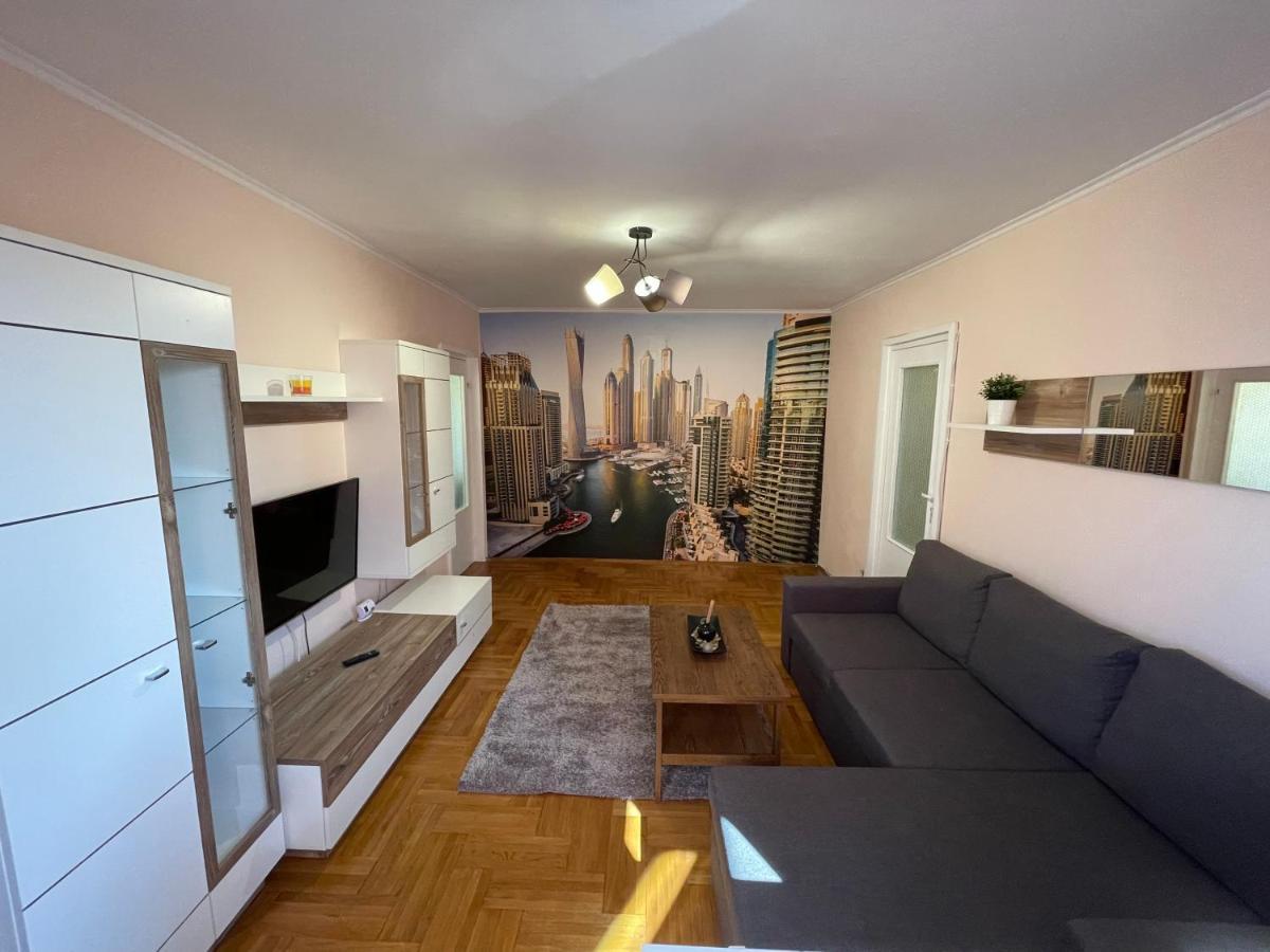 Soho Apartment Fagaras - 1 Bedroom & Extensible Couch المظهر الخارجي الصورة